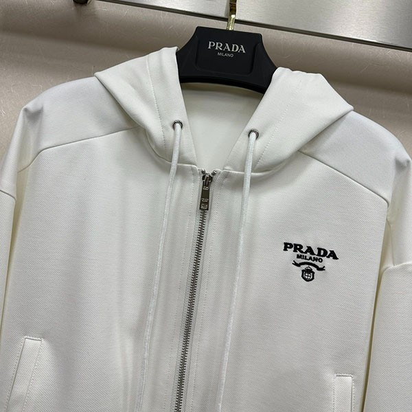 プラダ 偽物 プリント入り ジップアップフーディー 上下セット pun16943